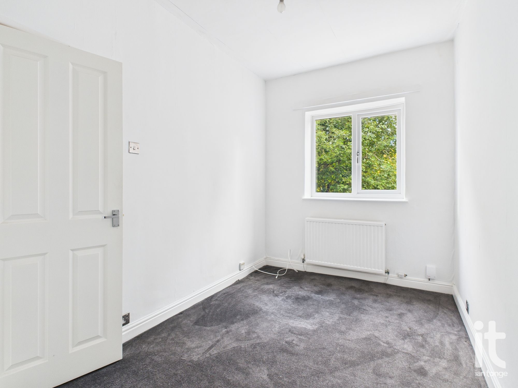 2 bedroom end terraced house For Sale in Stockport - Photograph 11.