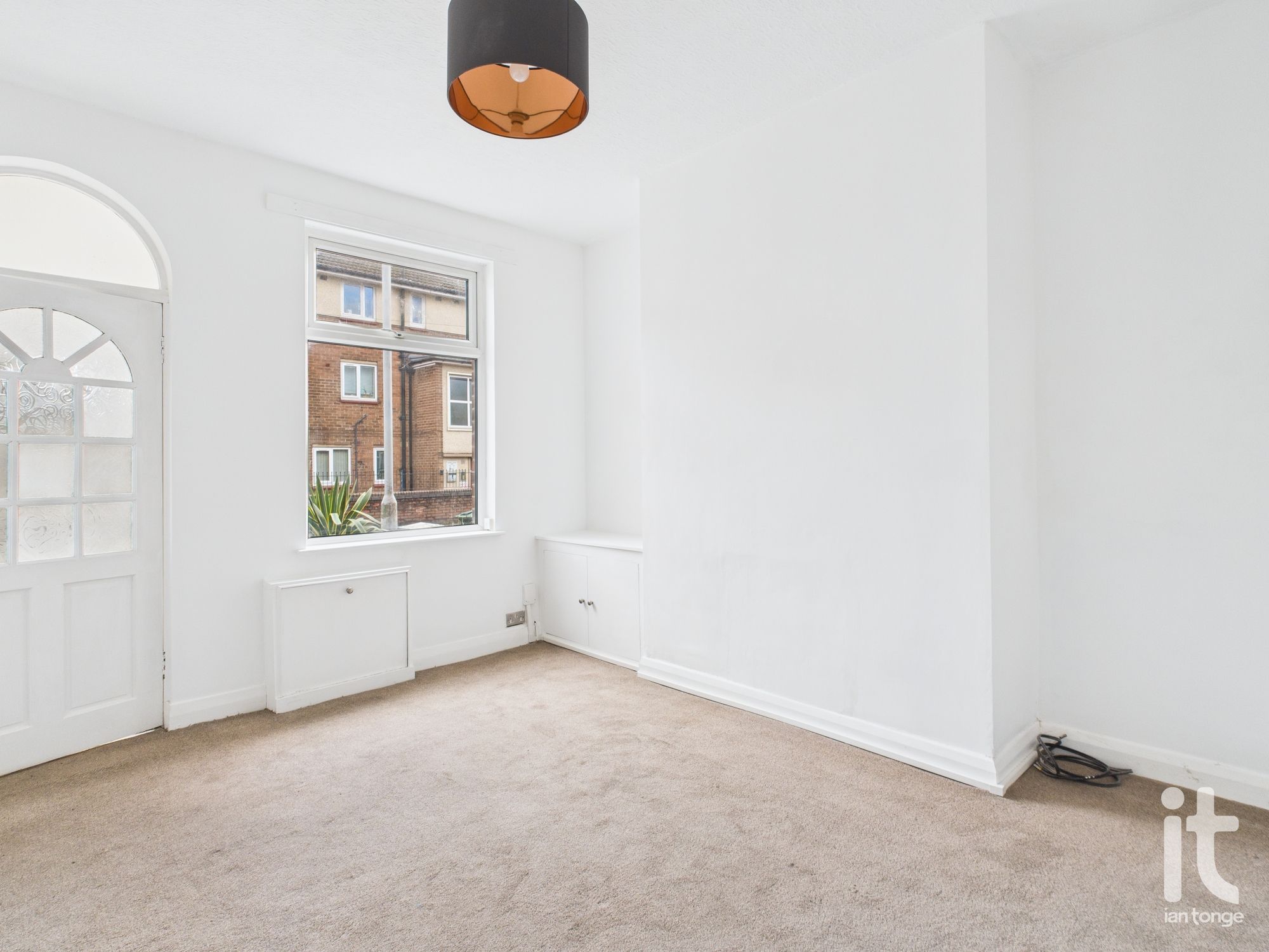 2 bedroom end terraced house For Sale in Stockport - Photograph 6.