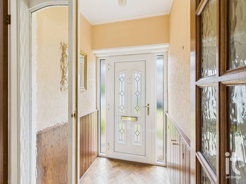 2 bedroom semi-detached bungalow Sold in Stockport - Photograph 4.