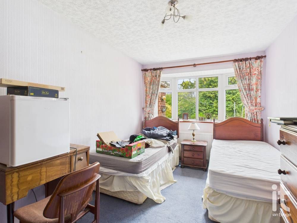 2 bedroom semi-detached bungalow Sold in Stockport - Photograph 13.