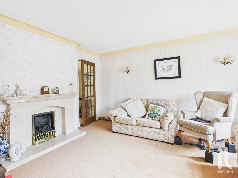 2 bedroom semi-detached bungalow Sold in Stockport - Photograph 7.