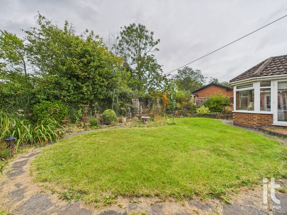 2 bedroom semi-detached bungalow Sold in Stockport - Photograph 17.