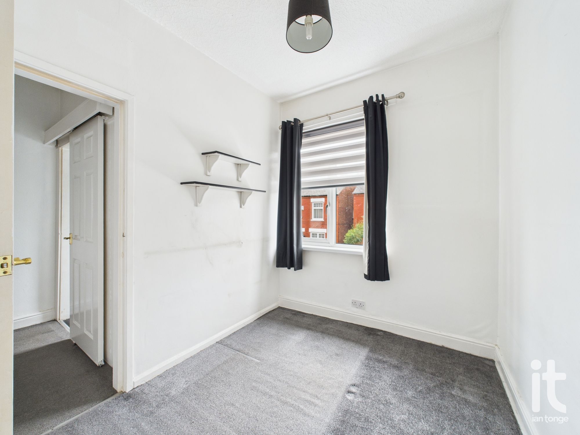 3 bedroom semi-detached house SSTC in Stockport - Photograph 9.