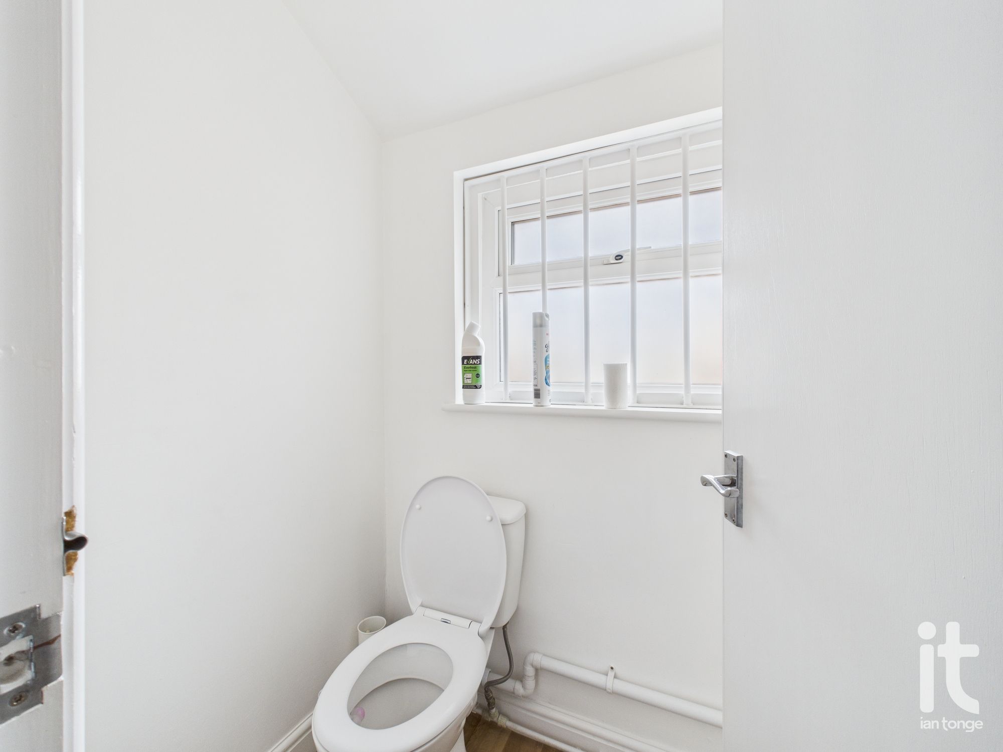 Office Under Offer in Stockport - Photograph 11.