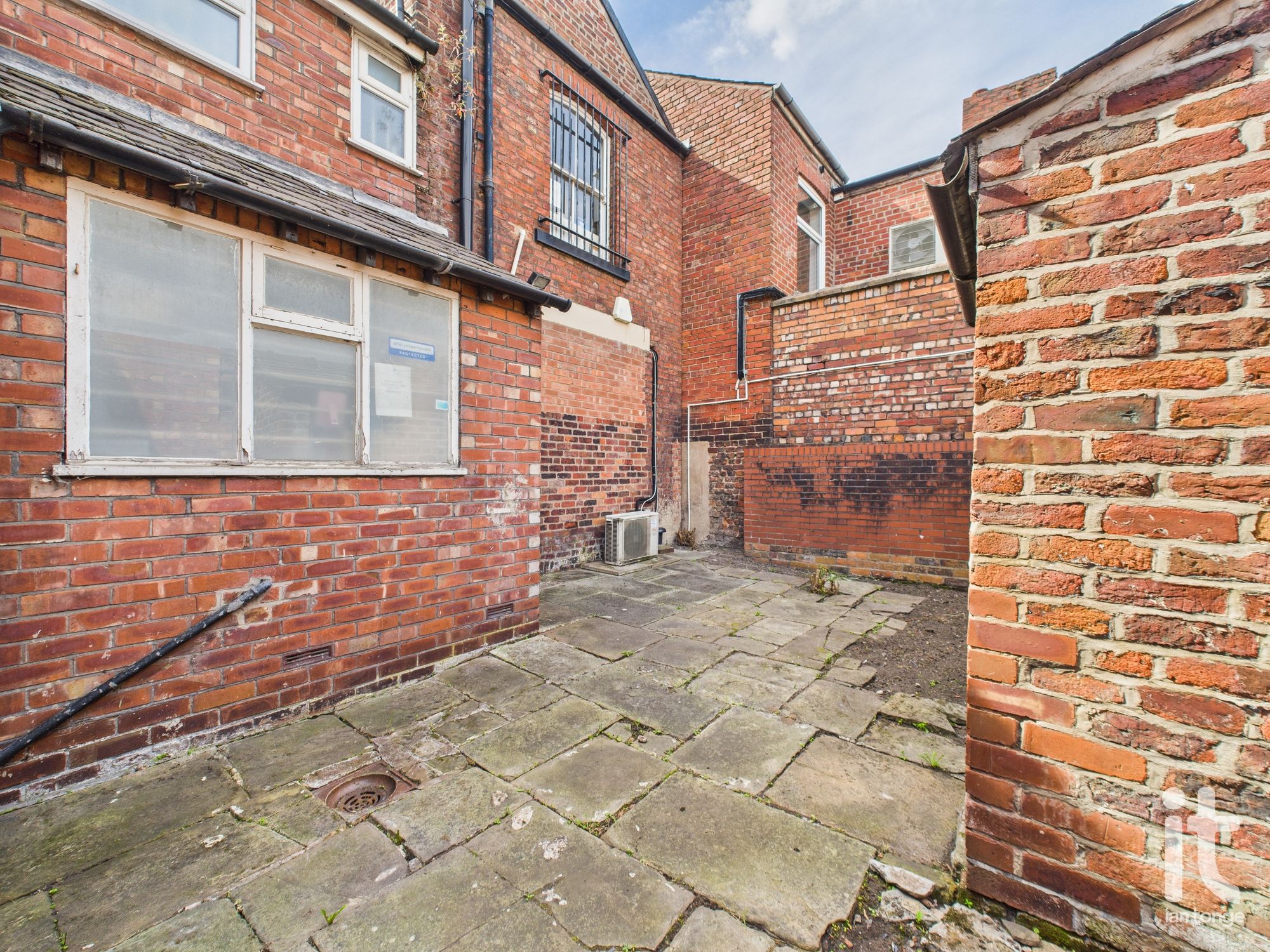 Office Under Offer in Stockport - Photograph 6.