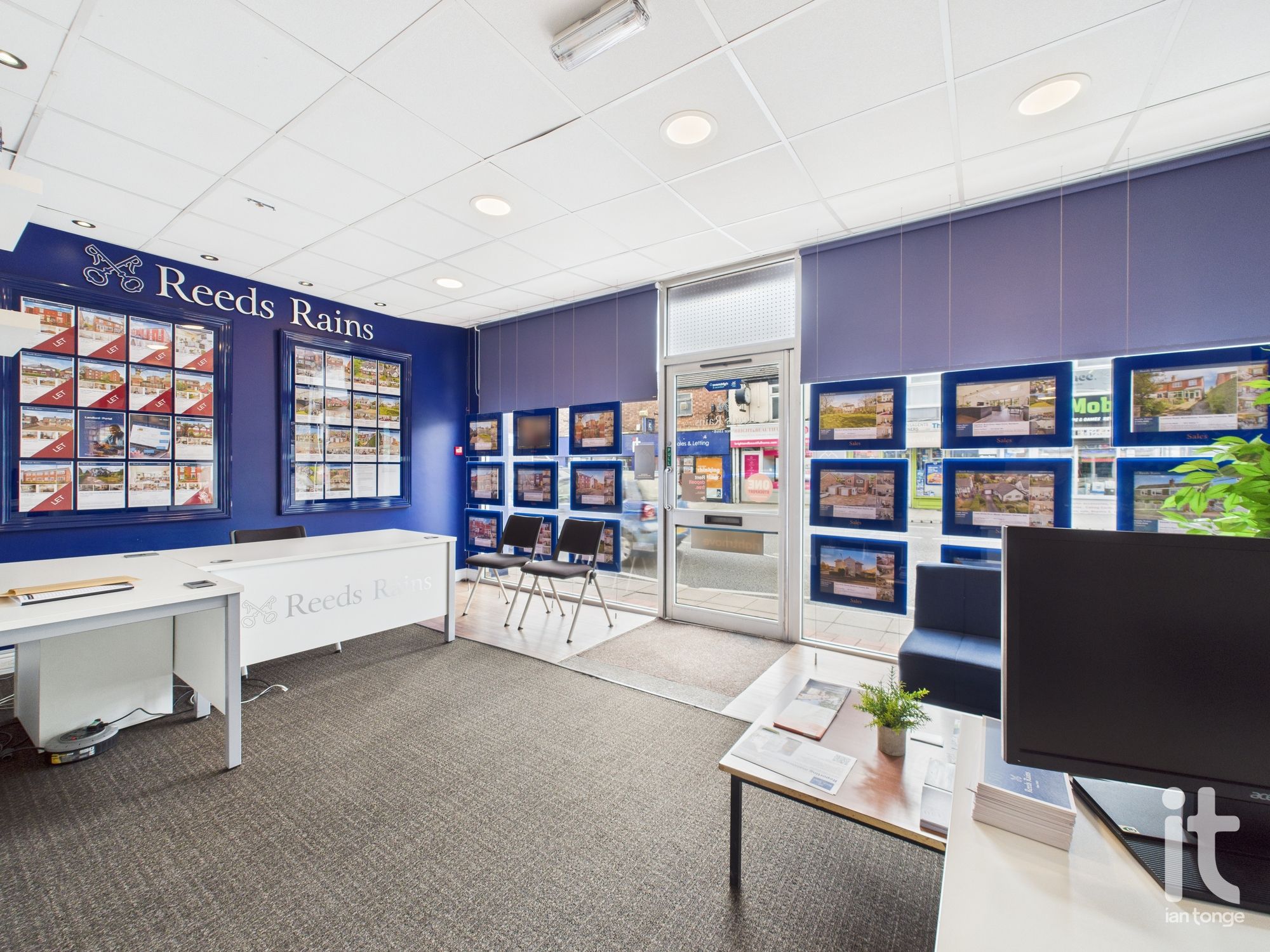 Office Under Offer in Stockport - Photograph 1.