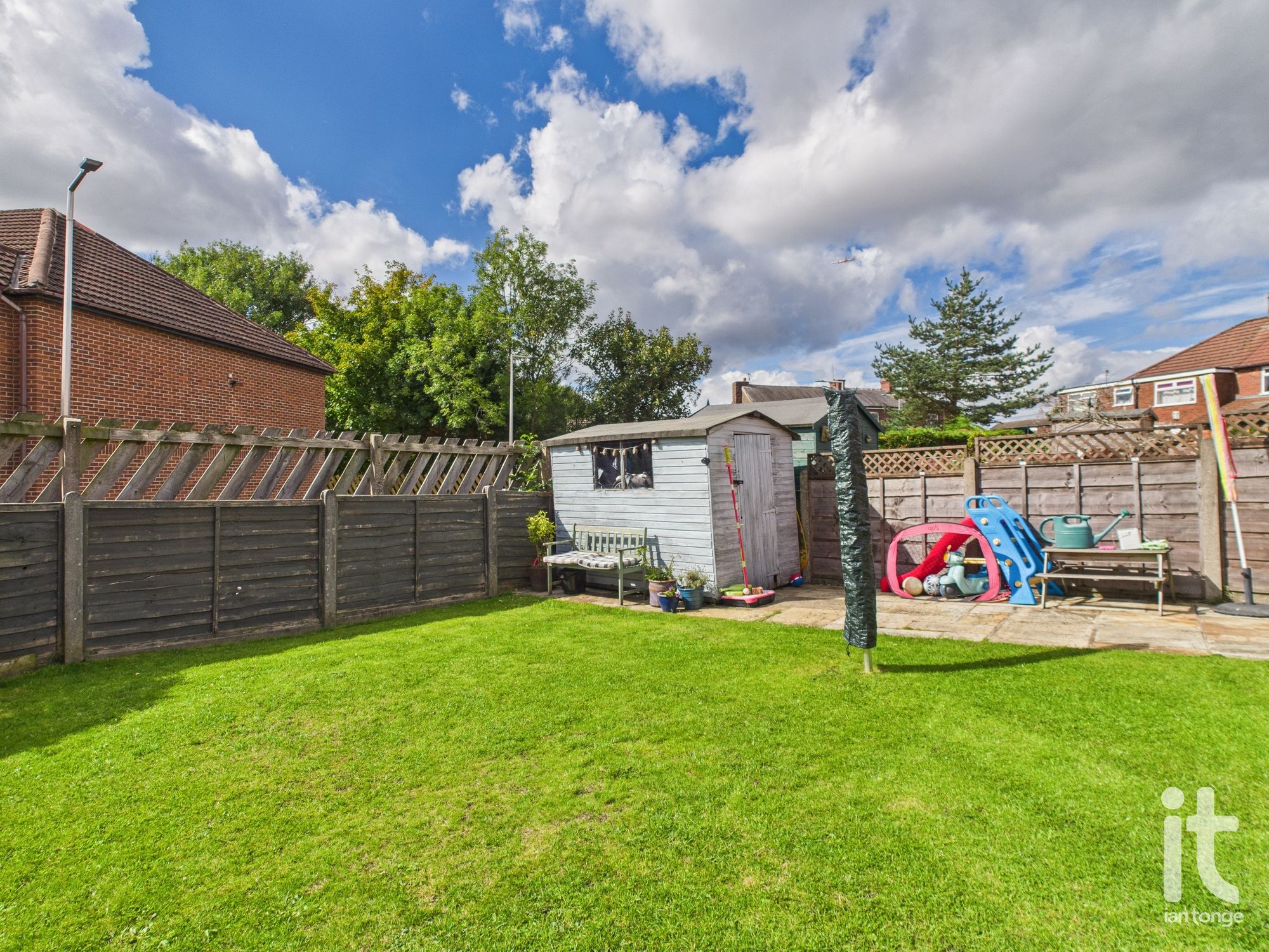 3 bedroom semi-detached house SSTC in Stockport - Photograph 21.