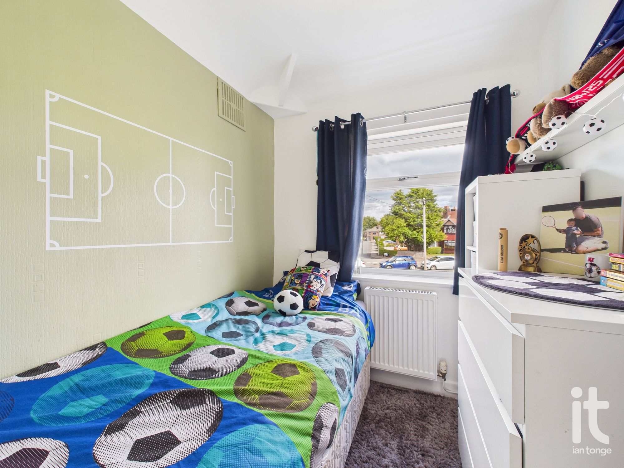 3 bedroom semi-detached house SSTC in Stockport - Photograph 20.