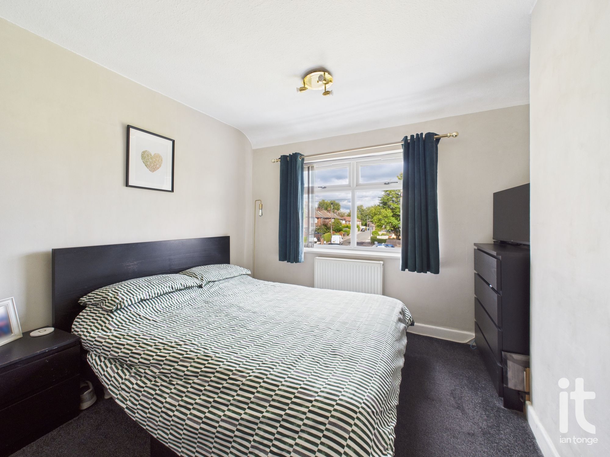 3 bedroom semi-detached house SSTC in Stockport - Photograph 19.