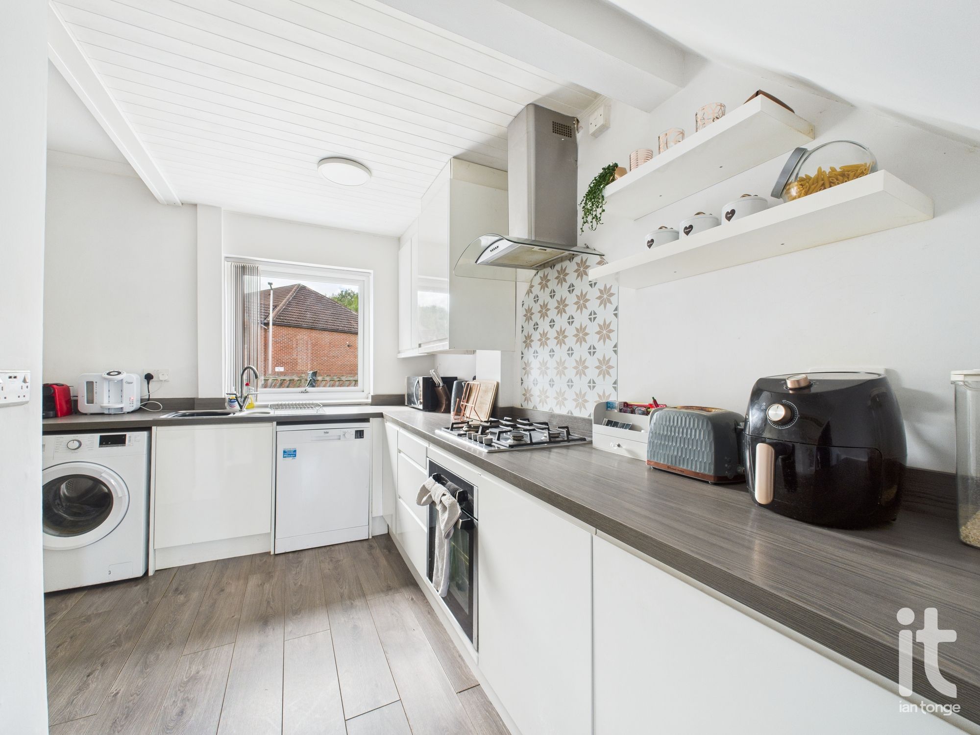 3 bedroom semi-detached house SSTC in Stockport - Photograph 8.