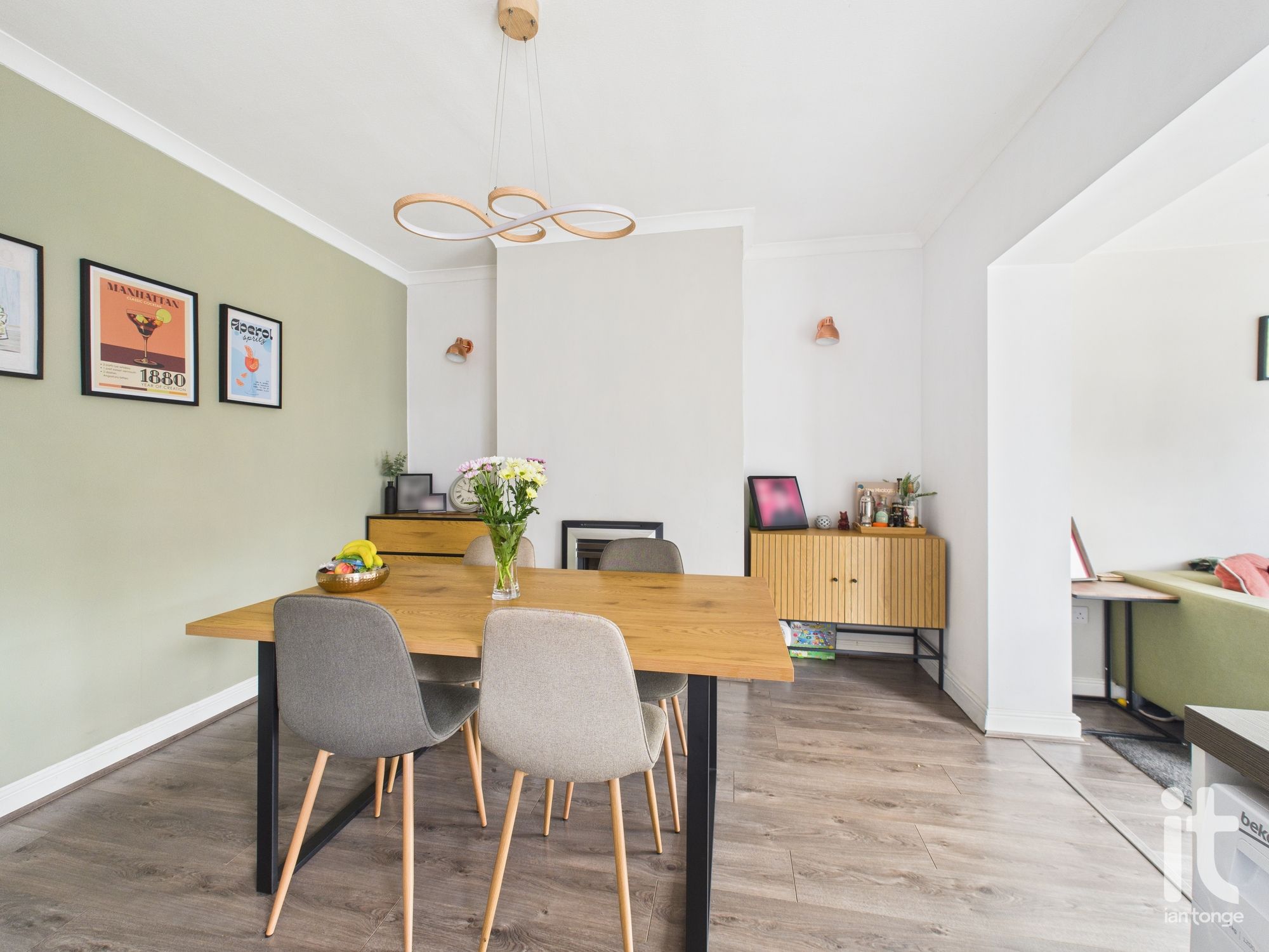 3 bedroom semi-detached house SSTC in Stockport - Photograph 9.