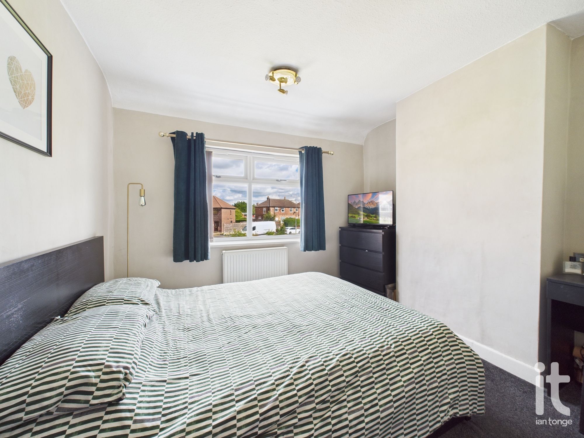3 bedroom semi-detached house SSTC in Stockport - Photograph 18.