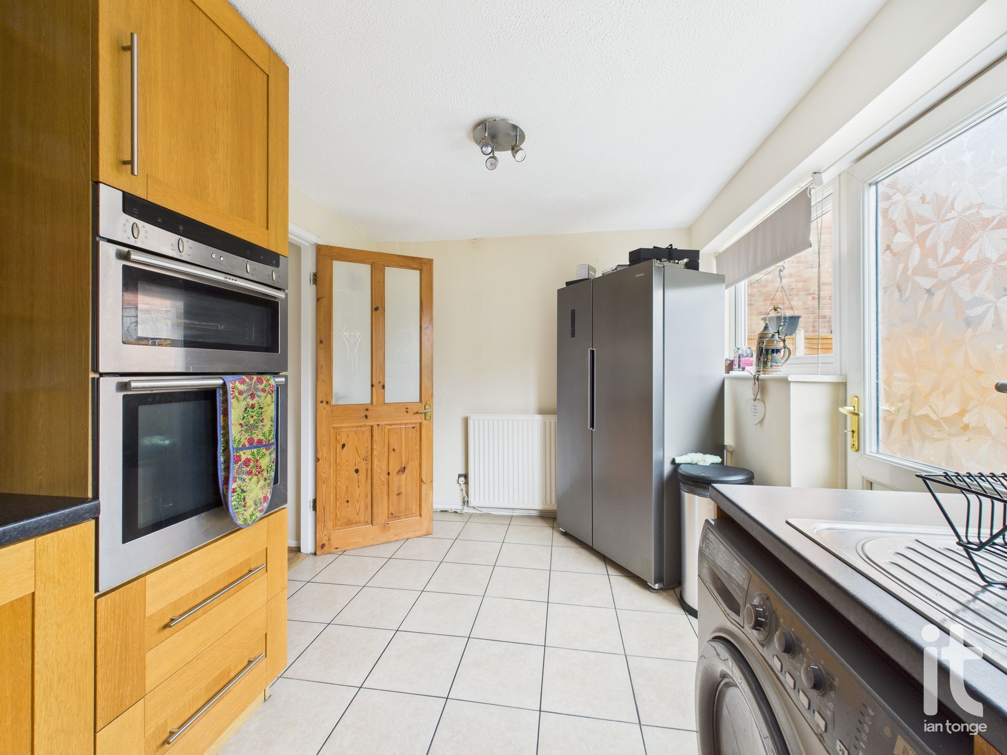 3 bedroom semi-detached house SSTC in Stockport - Photograph 10.