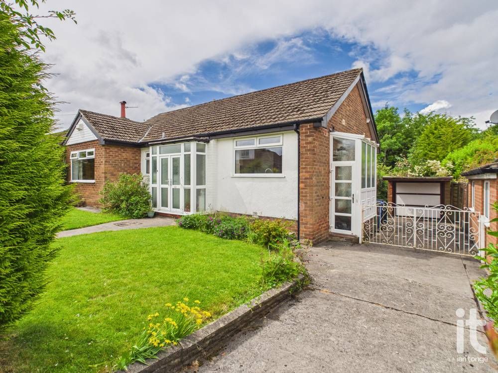 2 bedroom detached bungalow For Sale in Stockport - Property photograph.