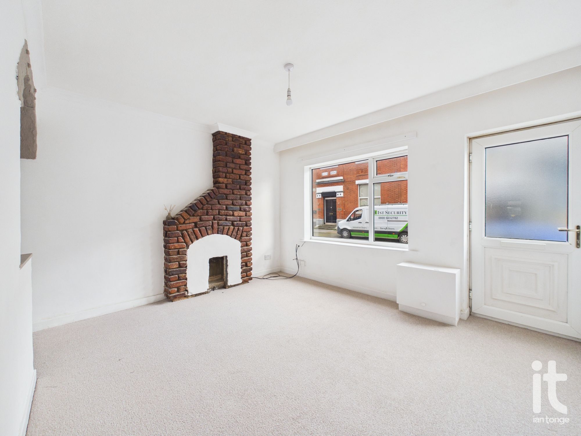 2 bedroom mid terraced house SSTC in Stockport - Photograph 6.