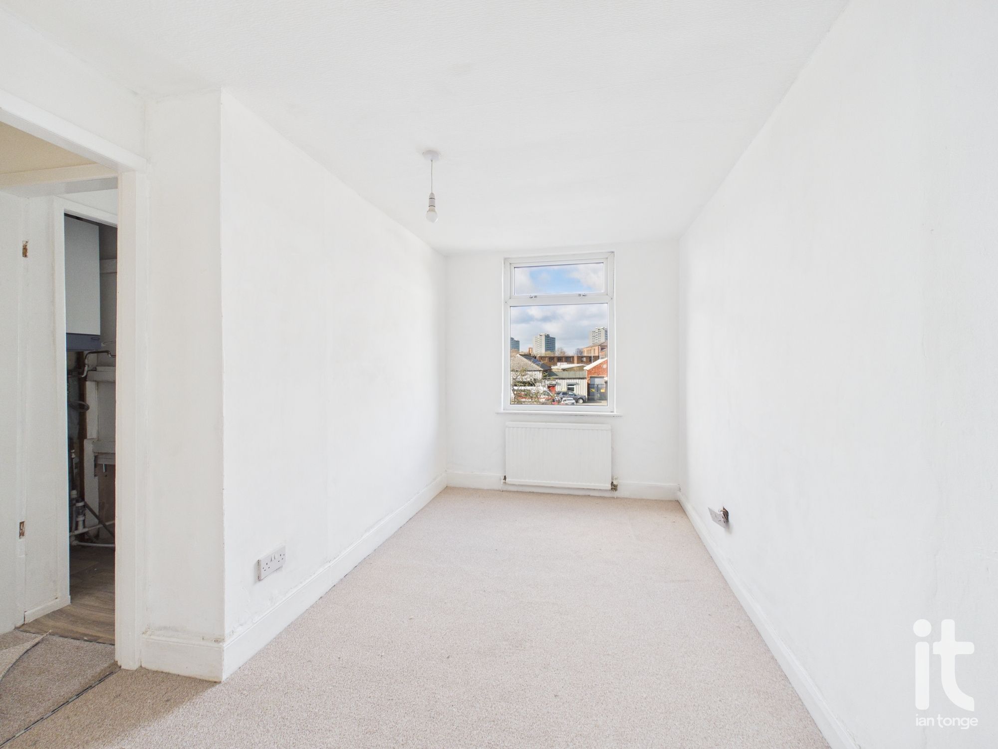 2 bedroom mid terraced house SSTC in Stockport - Photograph 10.