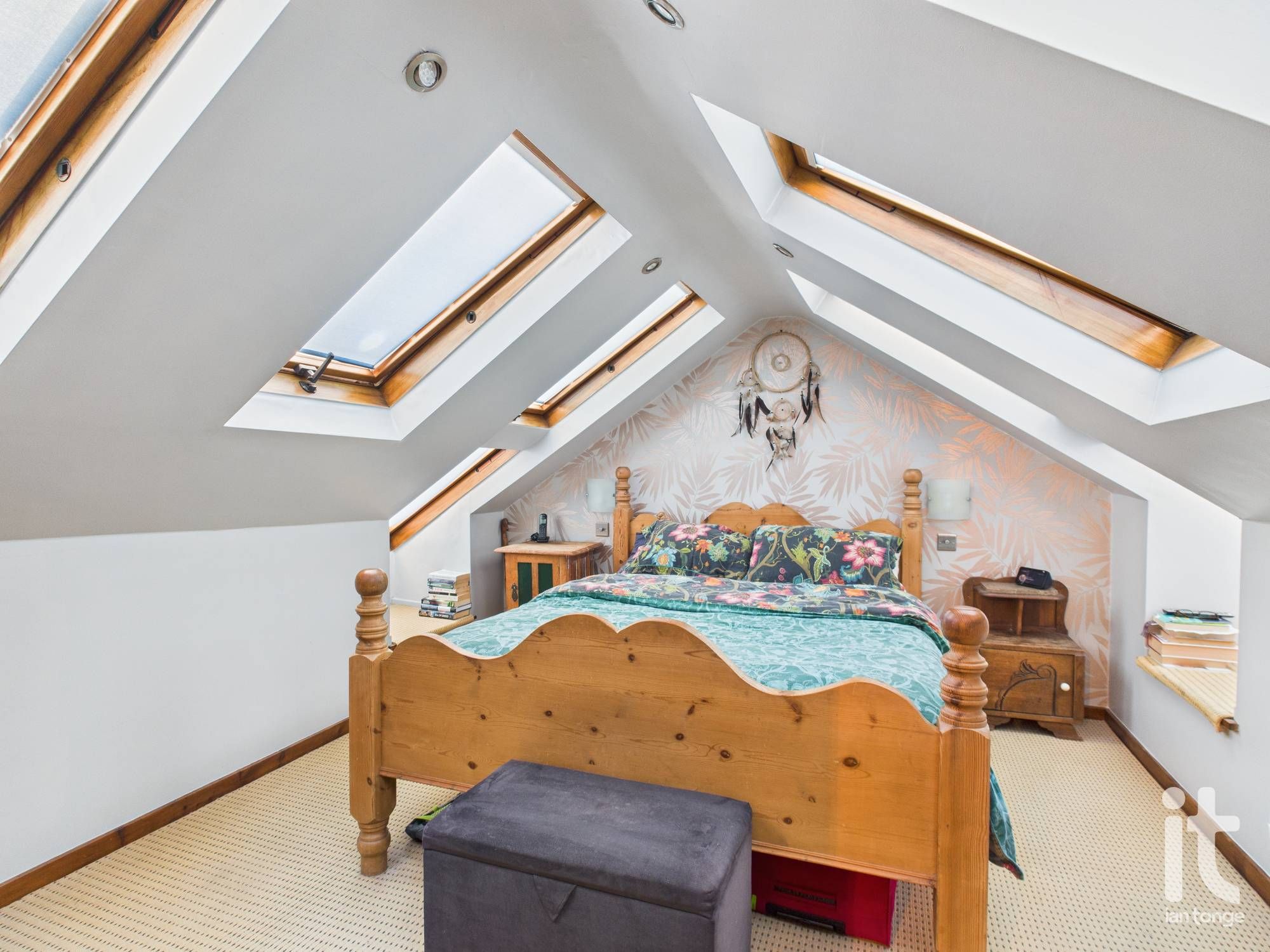 4 bedroom semi-detached house For Sale in Stockport - Photograph 17.