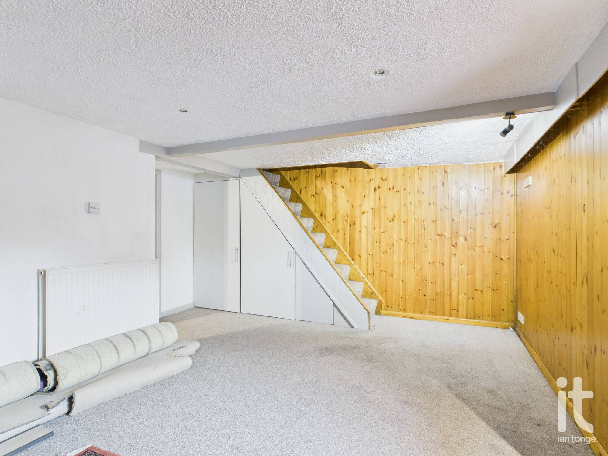 4 bedroom semi-detached house For Sale in Stockport - Photograph 18.