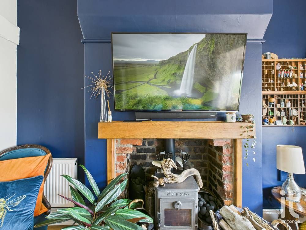 4 bedroom semi-detached house For Sale in Stockport - Photograph 7.