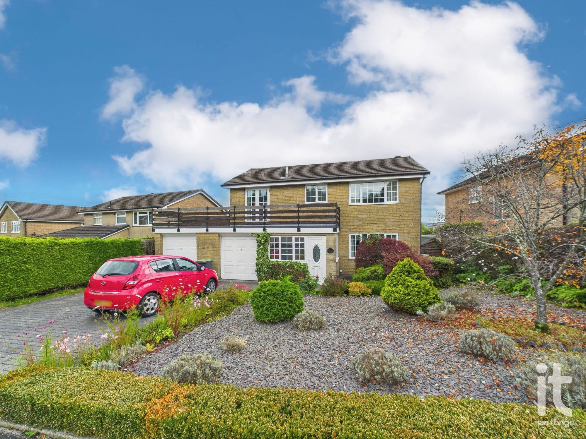 4 bedroom detached house Sold in High Peak - Photograph 1.