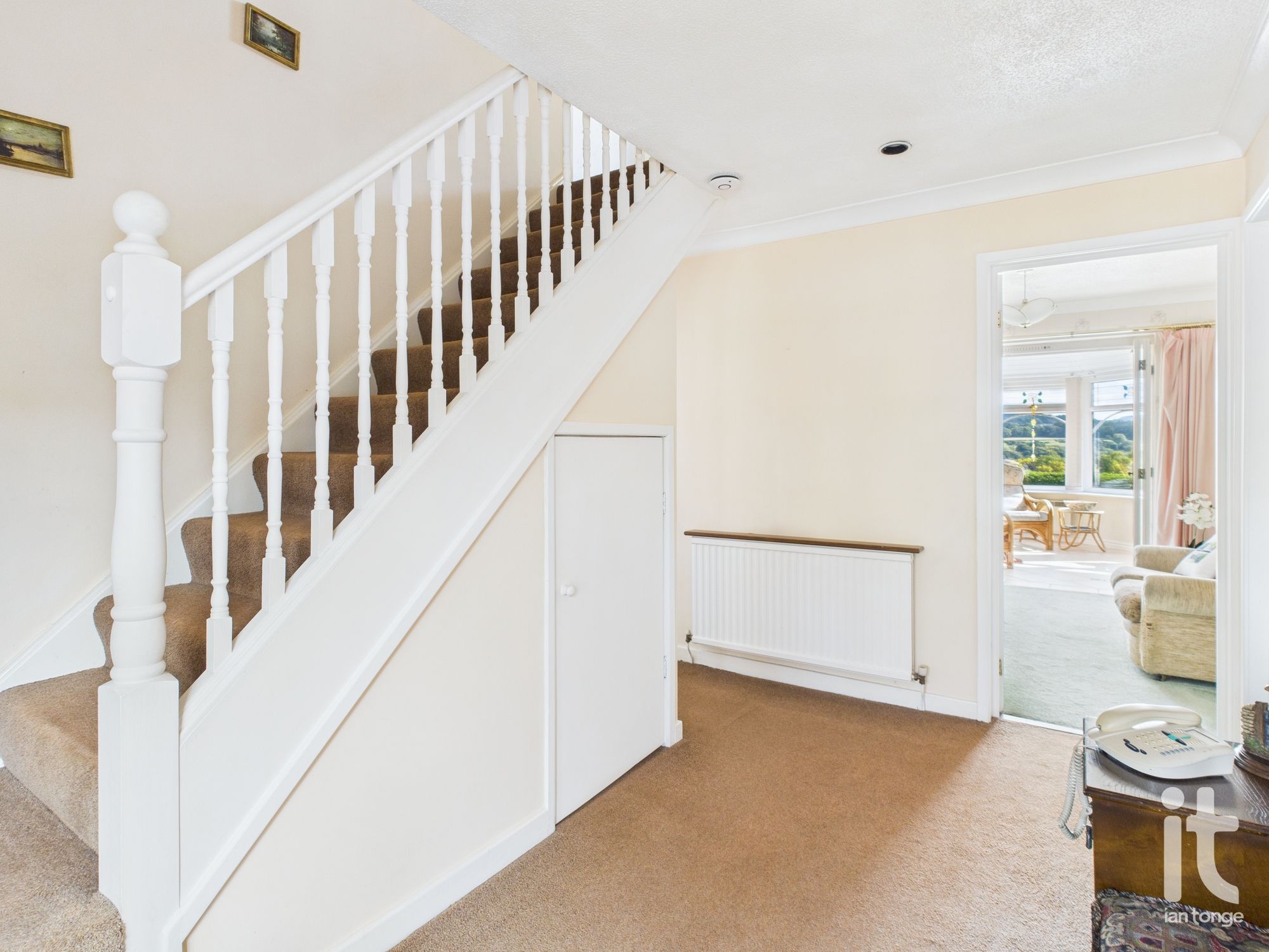 4 bedroom detached house Sold in High Peak - Photograph 4.