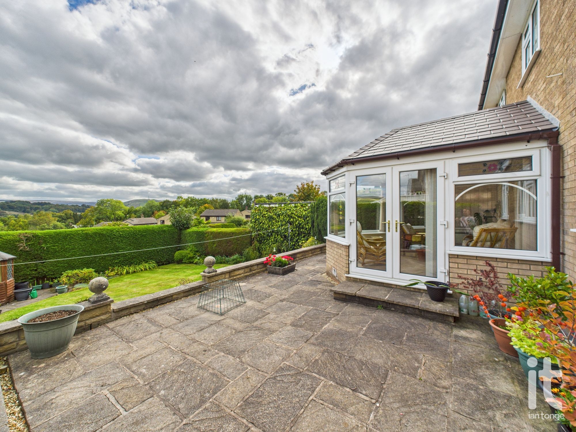 4 bedroom detached house Sold in High Peak - Photograph 19.