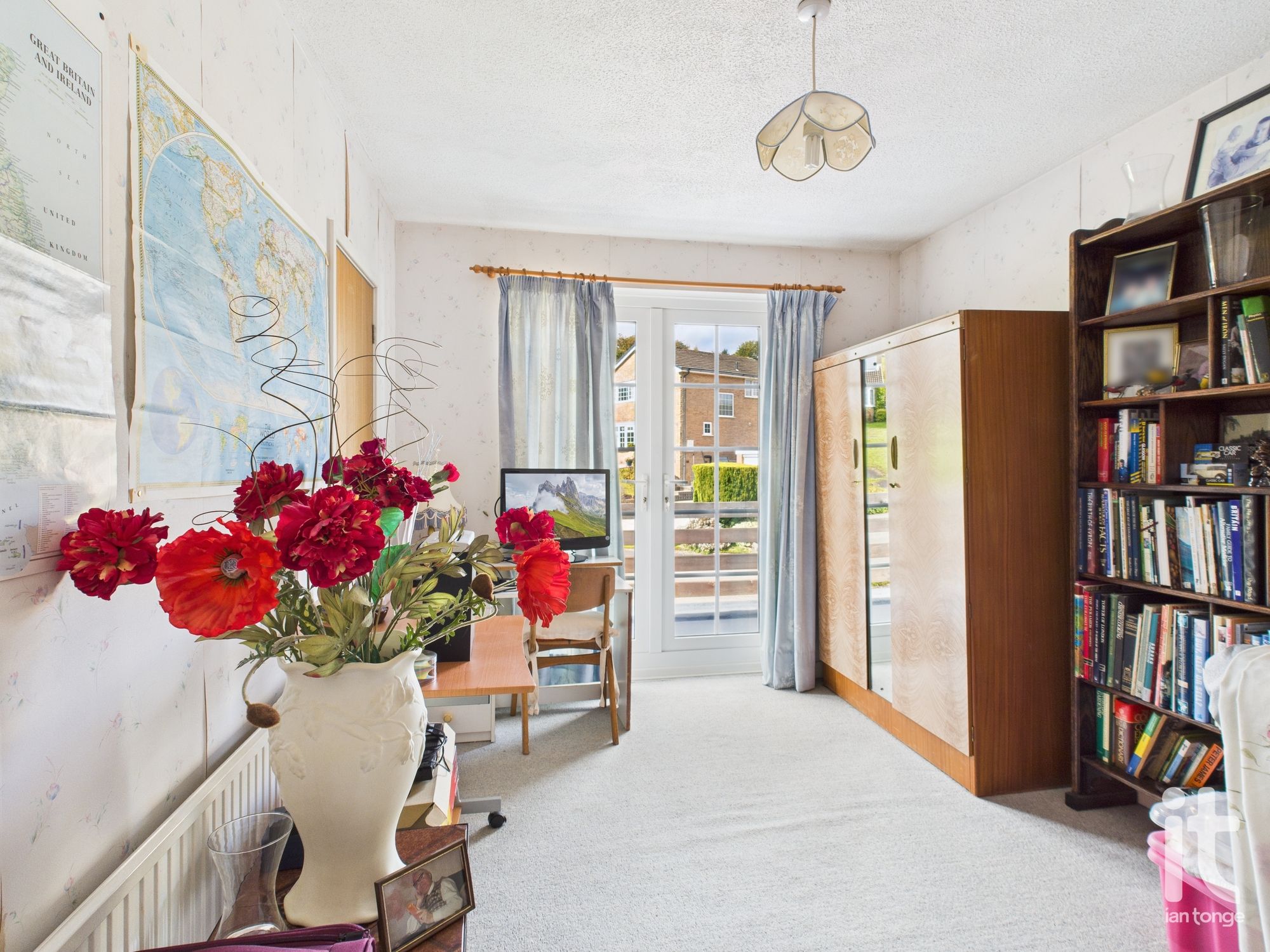 4 bedroom detached house Sold in High Peak - Photograph 15.