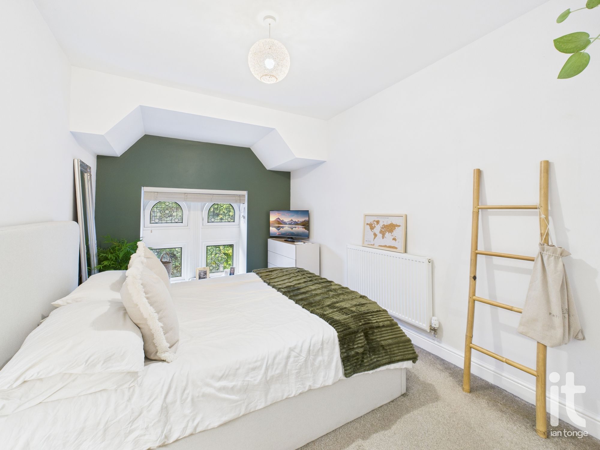 2 bedroom apartment flat/apartment Under Offer in Stockport - Photograph 8.