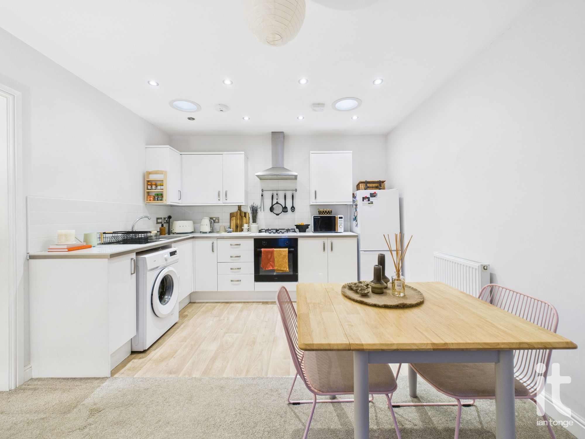 2 bedroom apartment flat/apartment Under Offer in Stockport - Photograph 19.