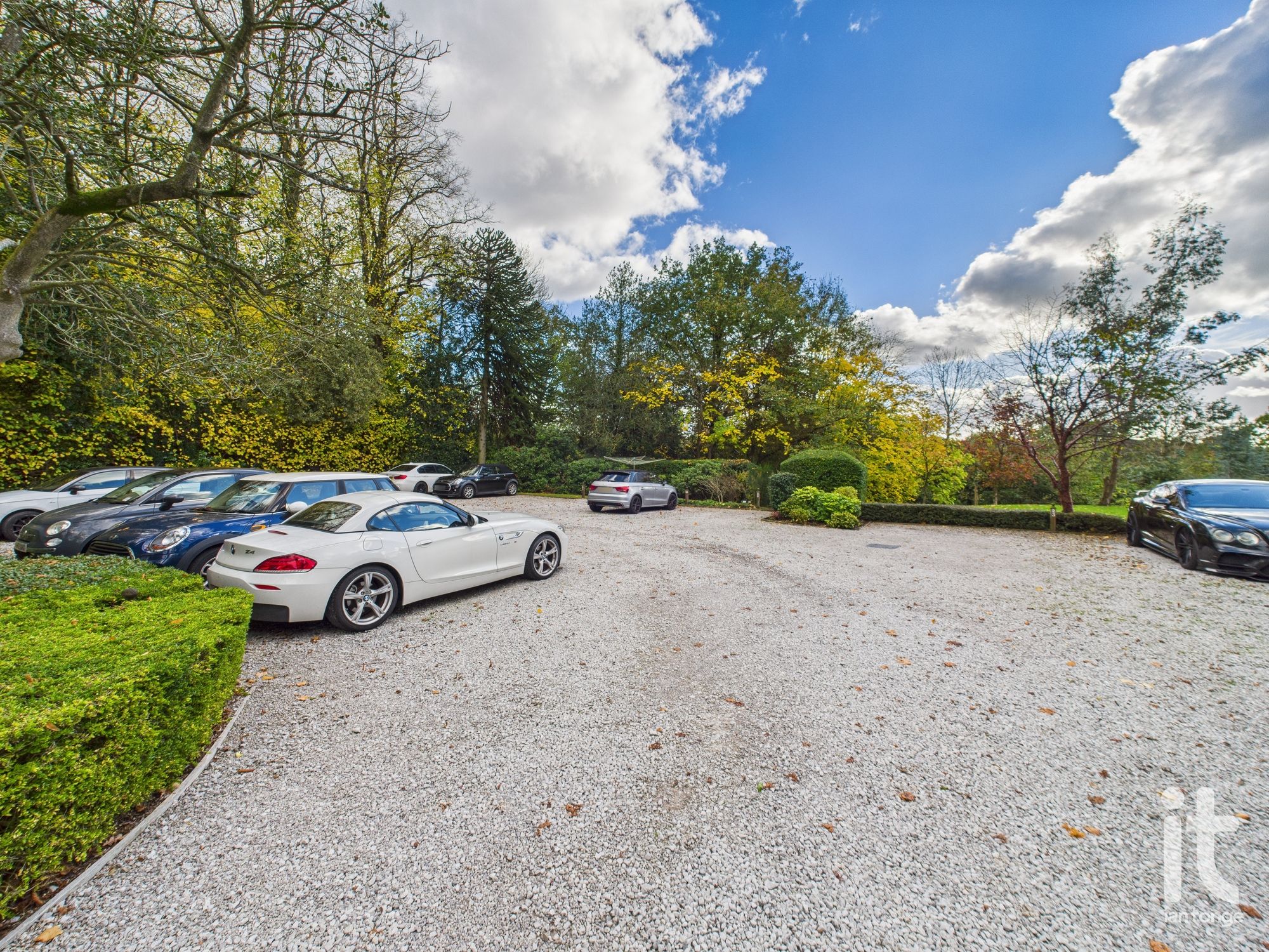 2 bedroom ground floor flat/apartment SSTC in Stockport - Photograph 18.