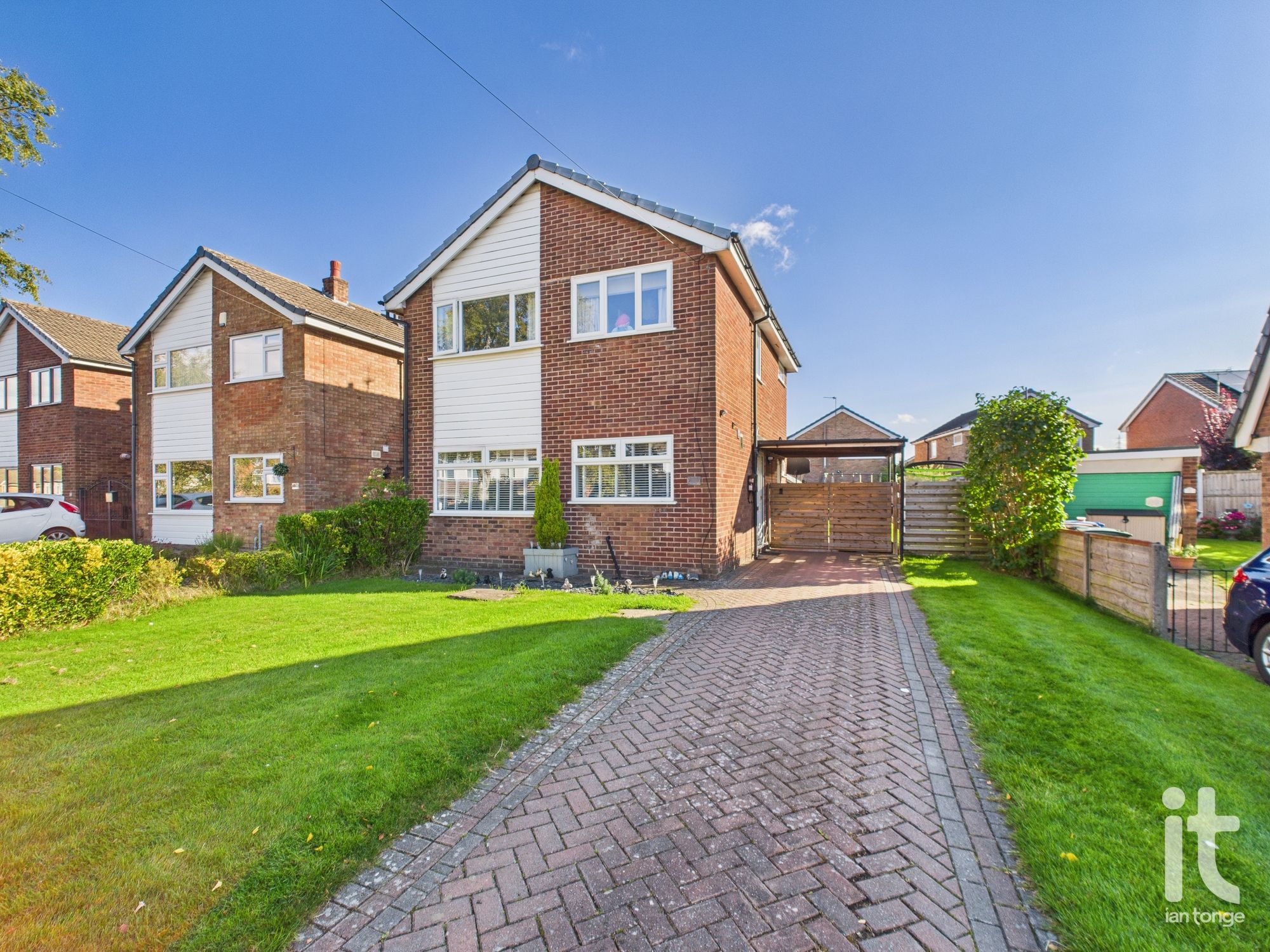 3 bedroom detached house Under Offer in Stockport - Photograph 1.