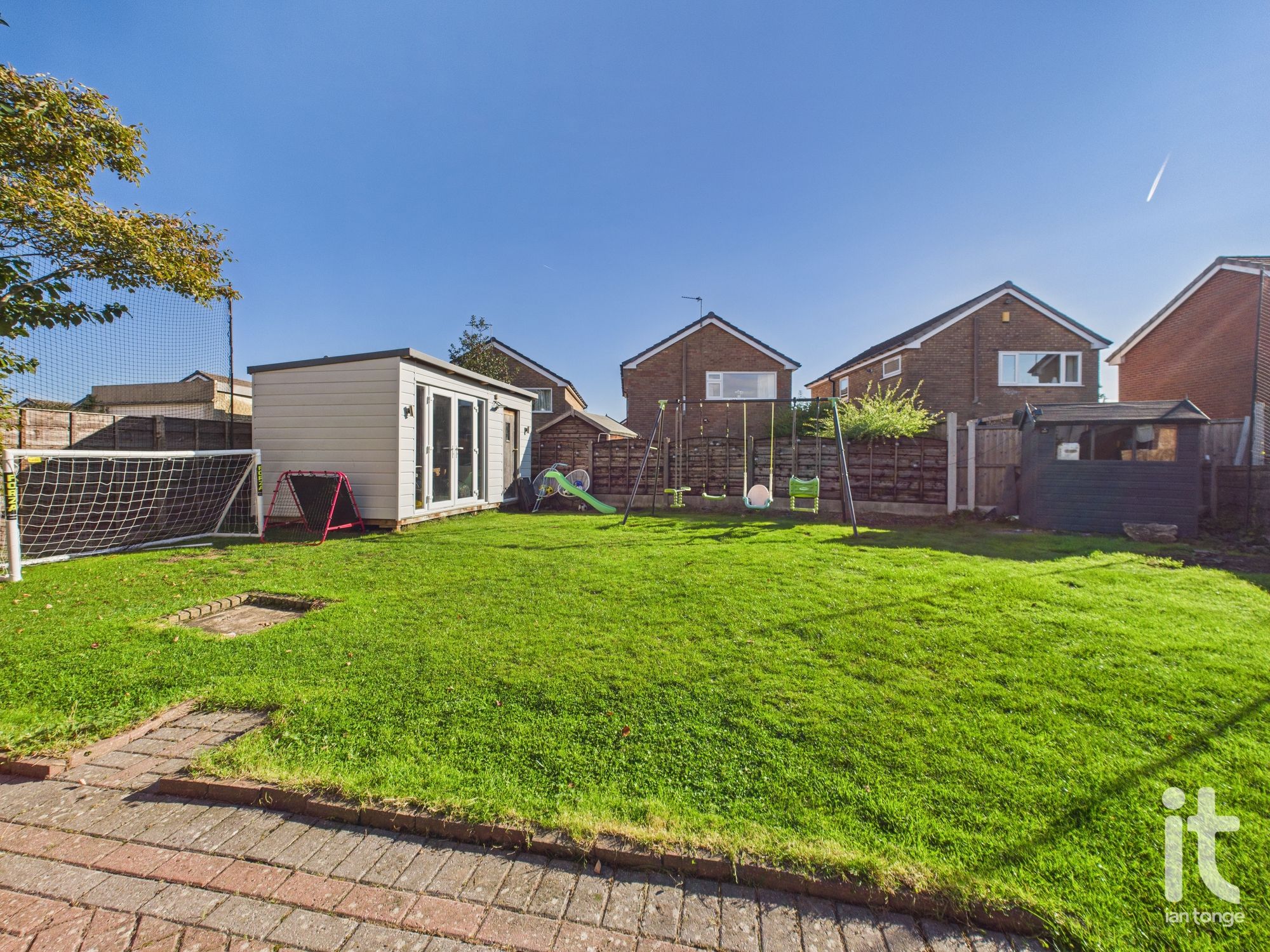 3 bedroom detached house Under Offer in Stockport - Photograph 23.