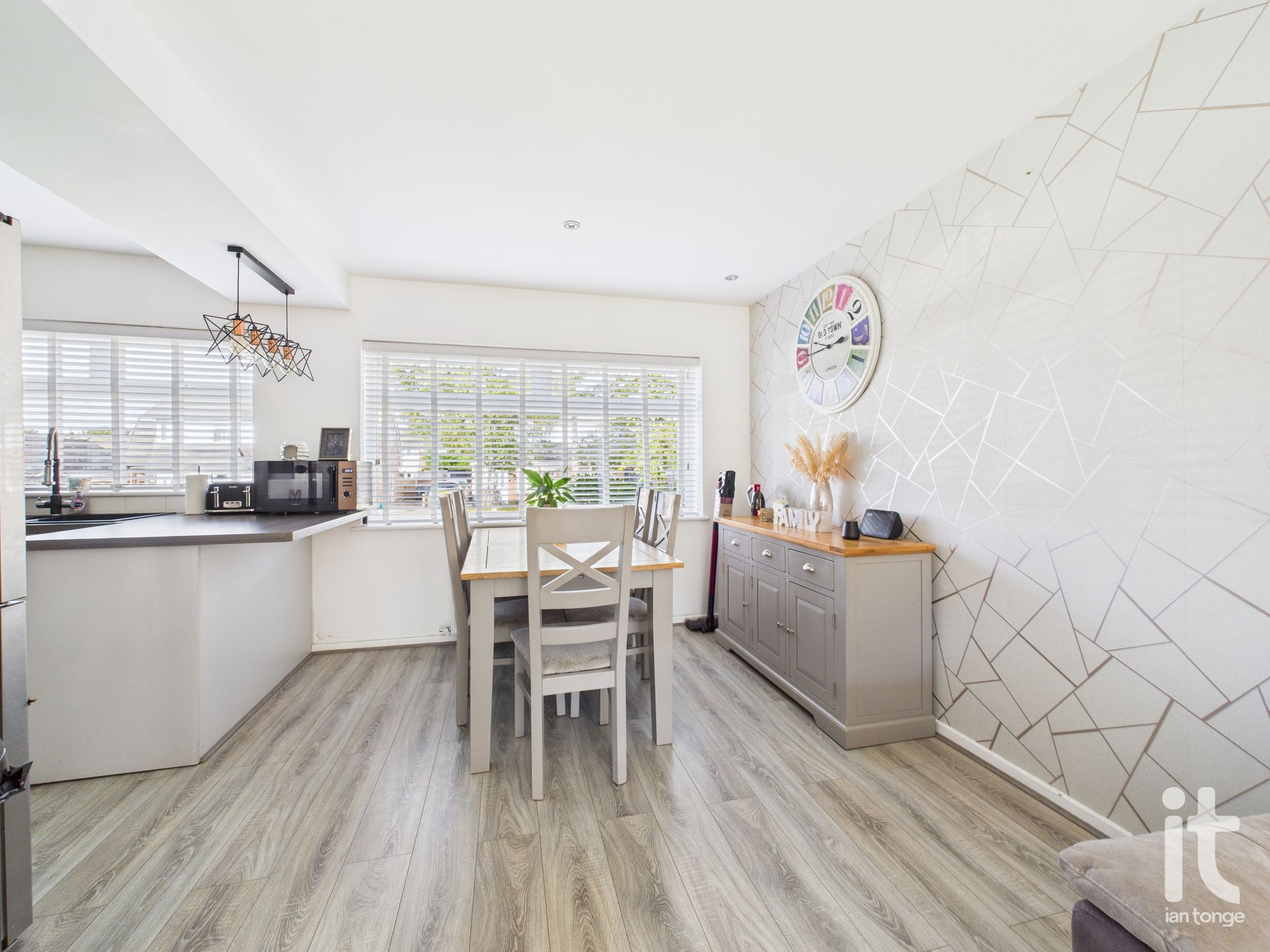 3 bedroom detached house Under Offer in Stockport - Photograph 13.