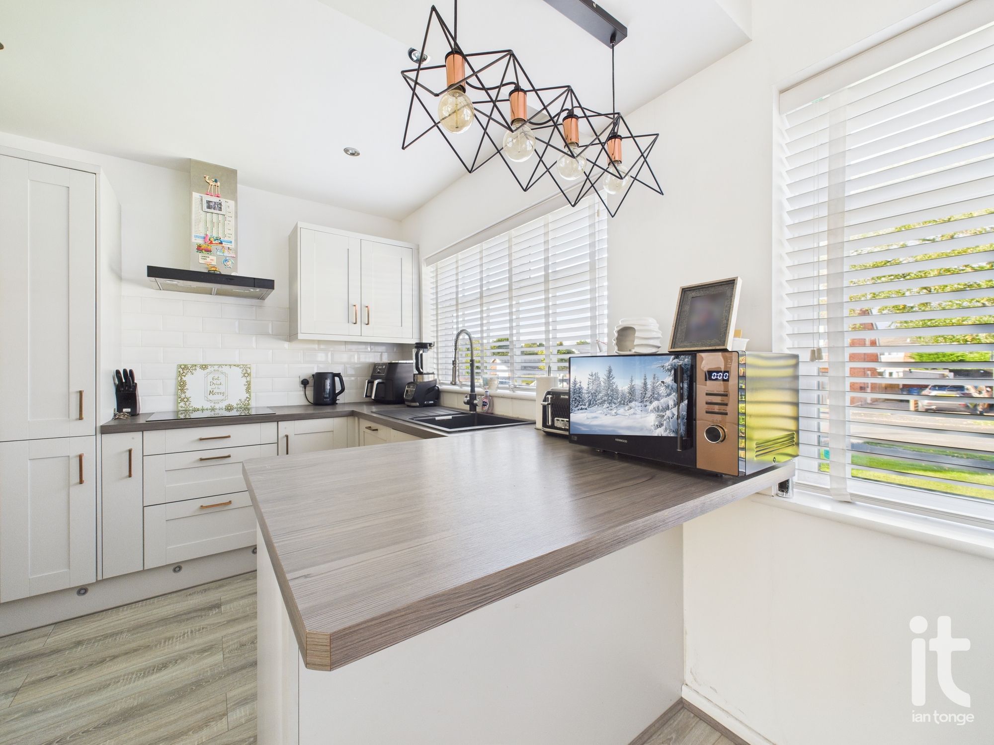 3 bedroom detached house Under Offer in Stockport - Photograph 2.