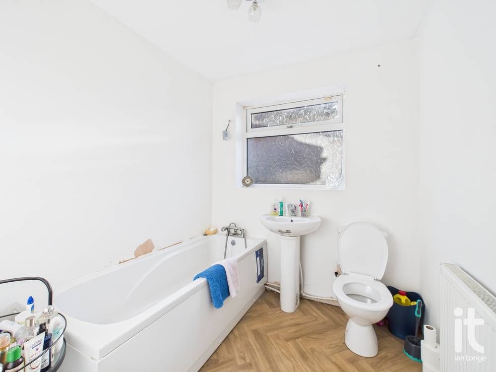 2 bedroom semi-detached bungalow Under Offer in Stockport - Photograph 7.