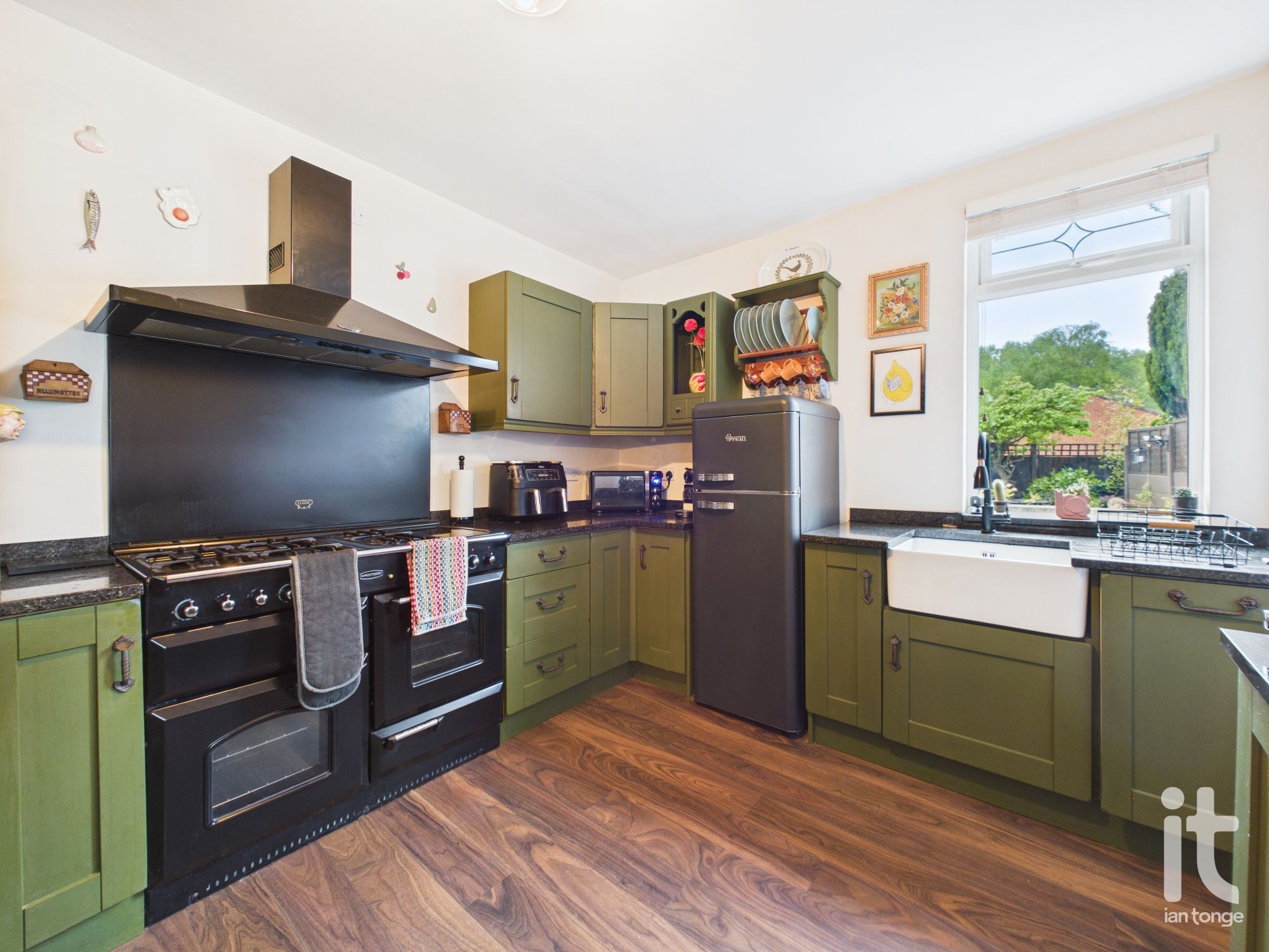 2 bedroom mid terraced house For Sale in Stockport - Photograph 21.