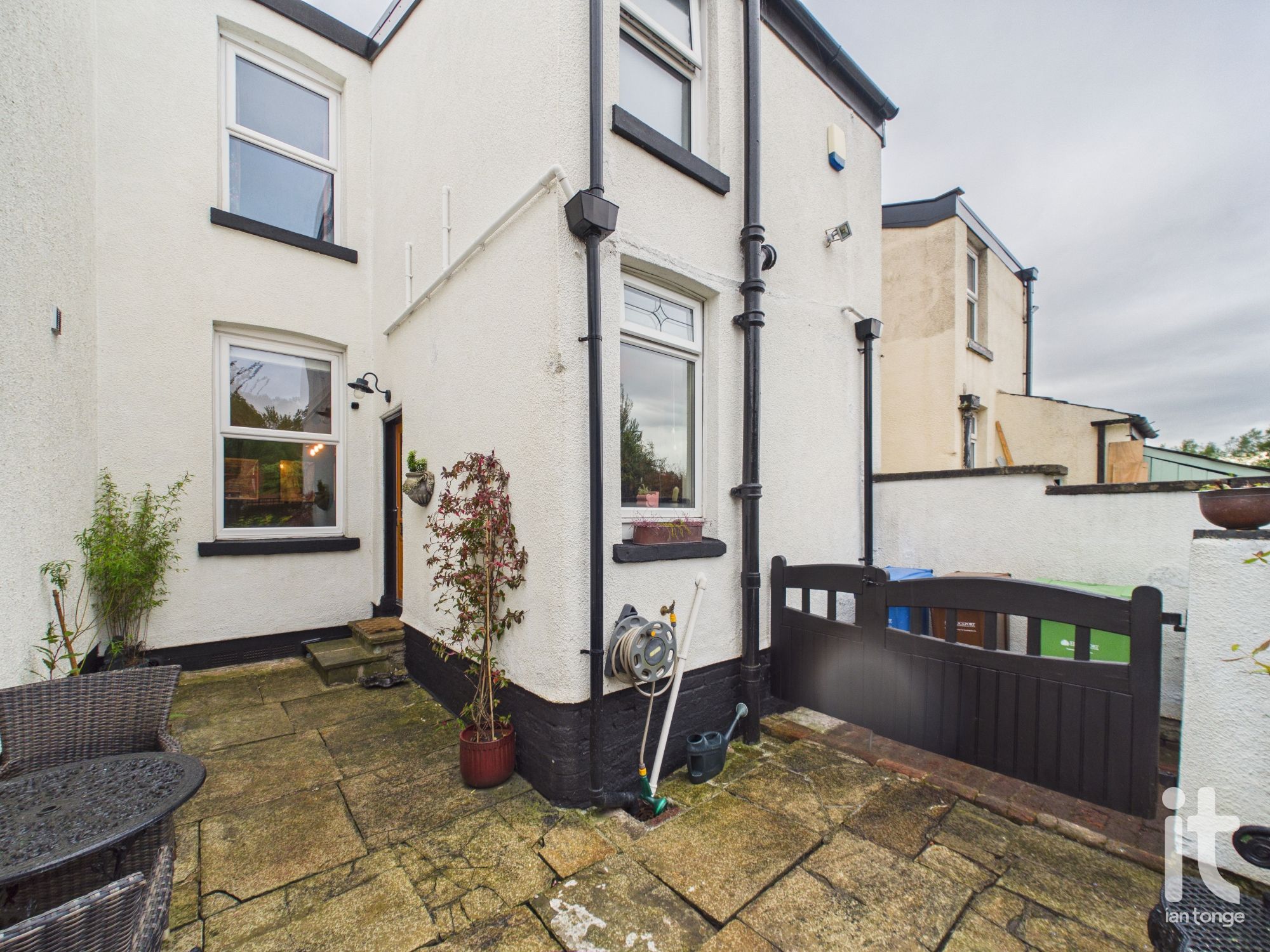 2 bedroom mid terraced house For Sale in Stockport - Photograph 28.