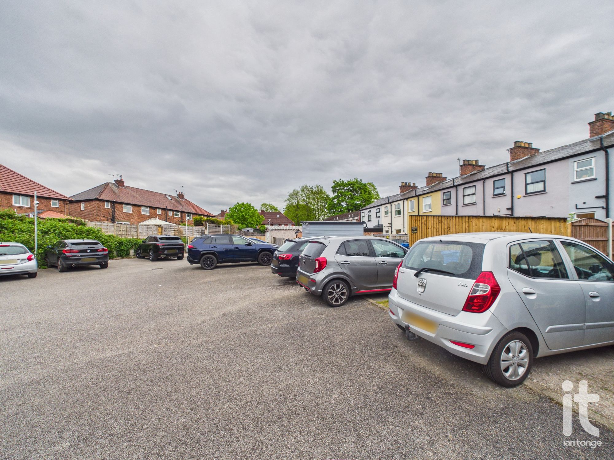 2 bedroom mid terraced house For Sale in Stockport - Photograph 33.