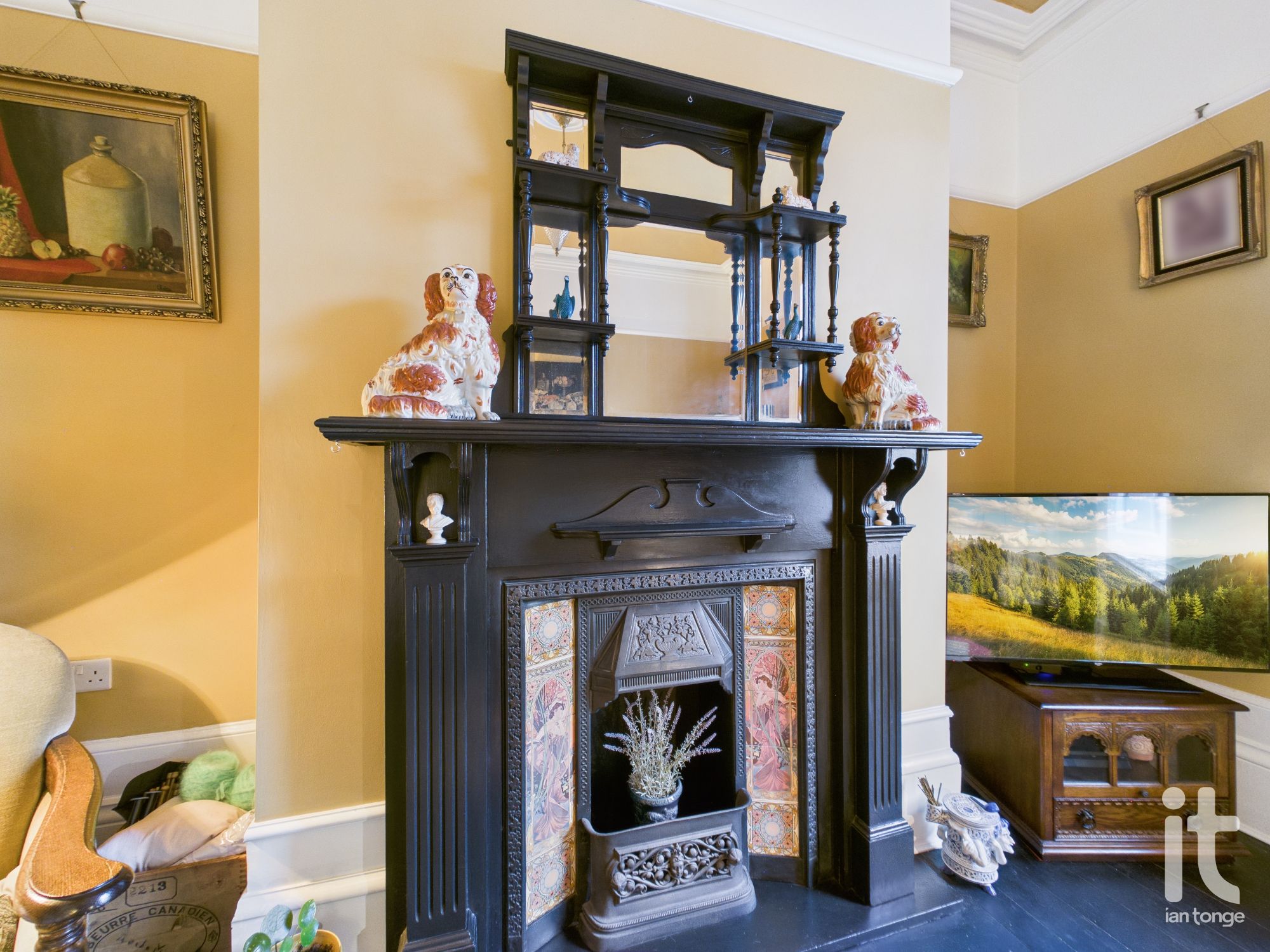 2 bedroom mid terraced house For Sale in Stockport - Photograph 9.