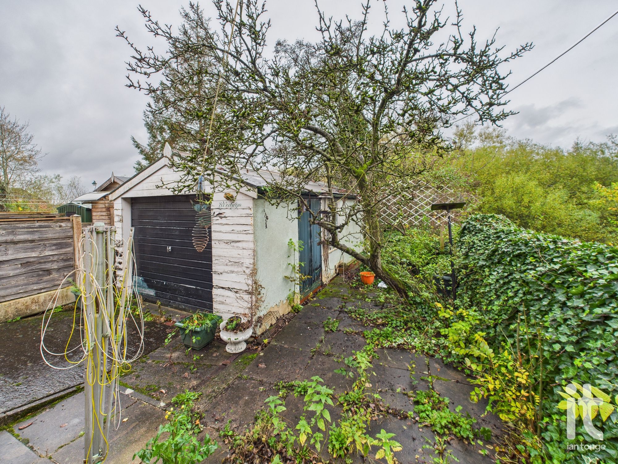 3 bedroom semi-detached house Under Offer in Stockport - Photograph 19.