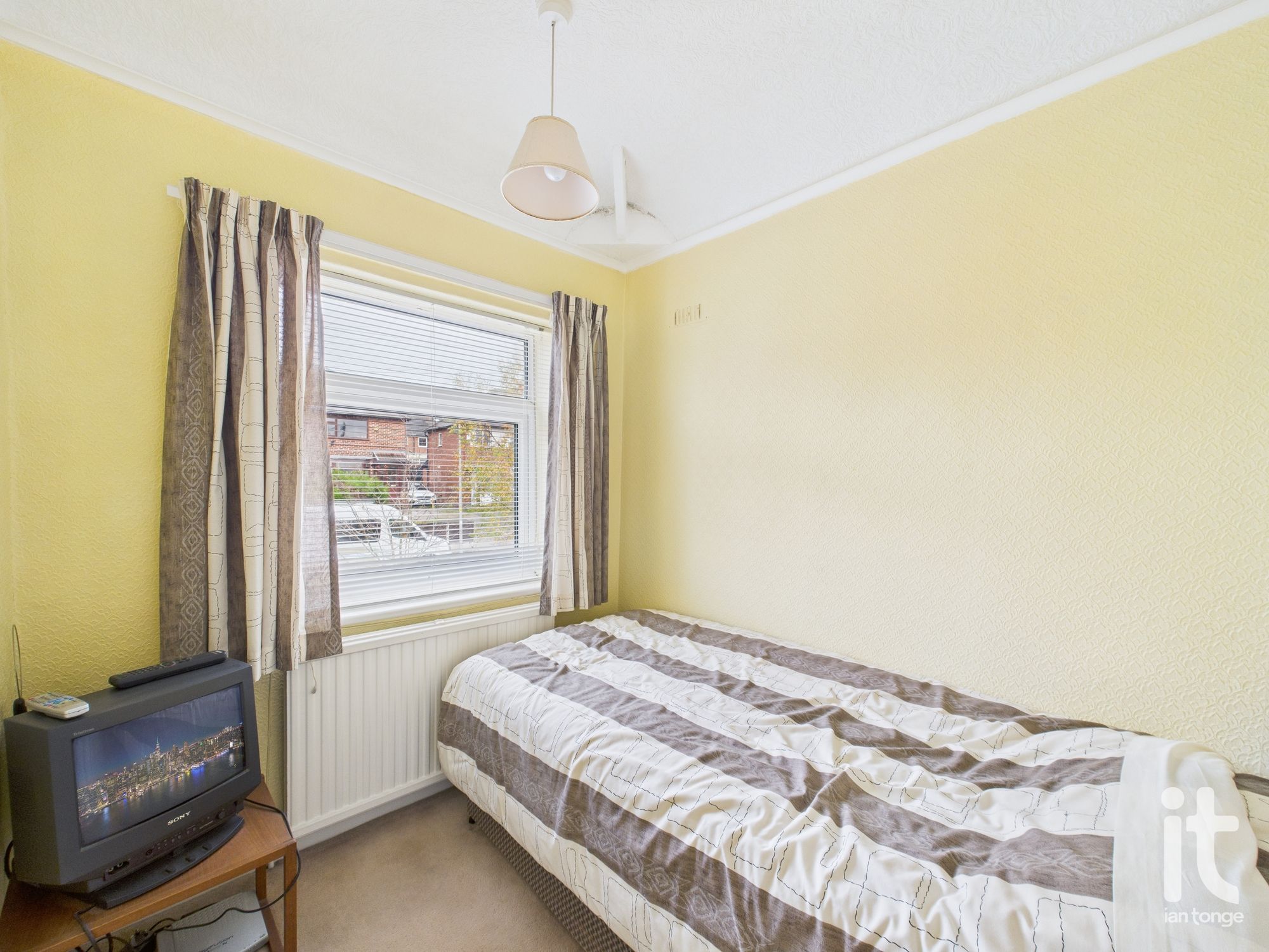 3 bedroom semi-detached house Under Offer in Stockport - Photograph 15.