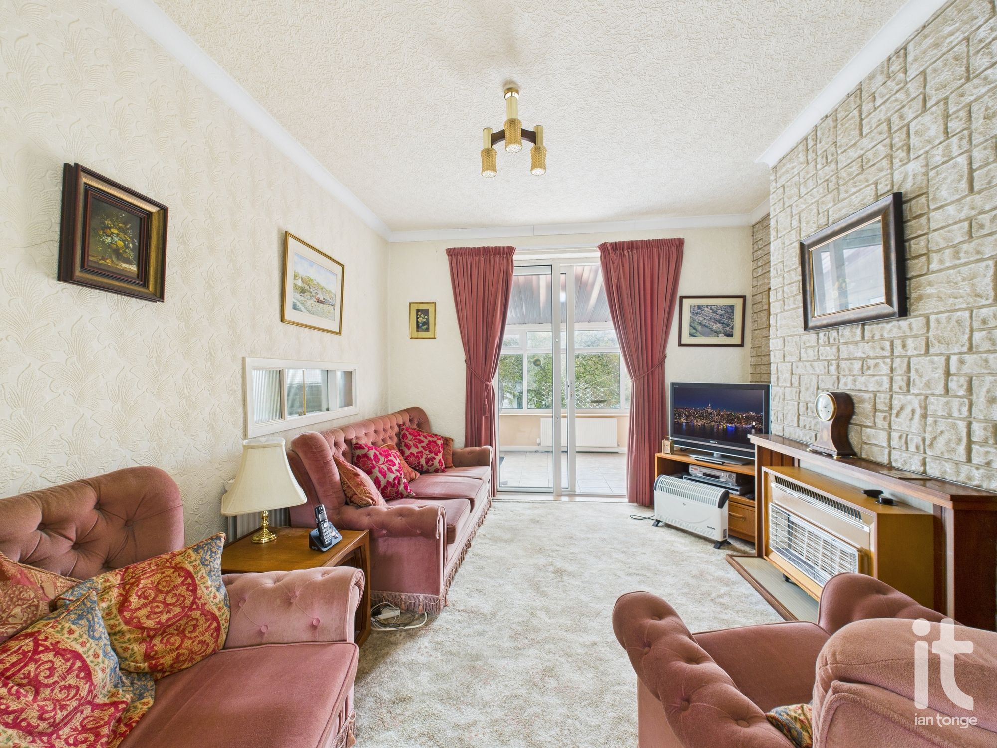 3 bedroom semi-detached house Under Offer in Stockport - Photograph 4.
