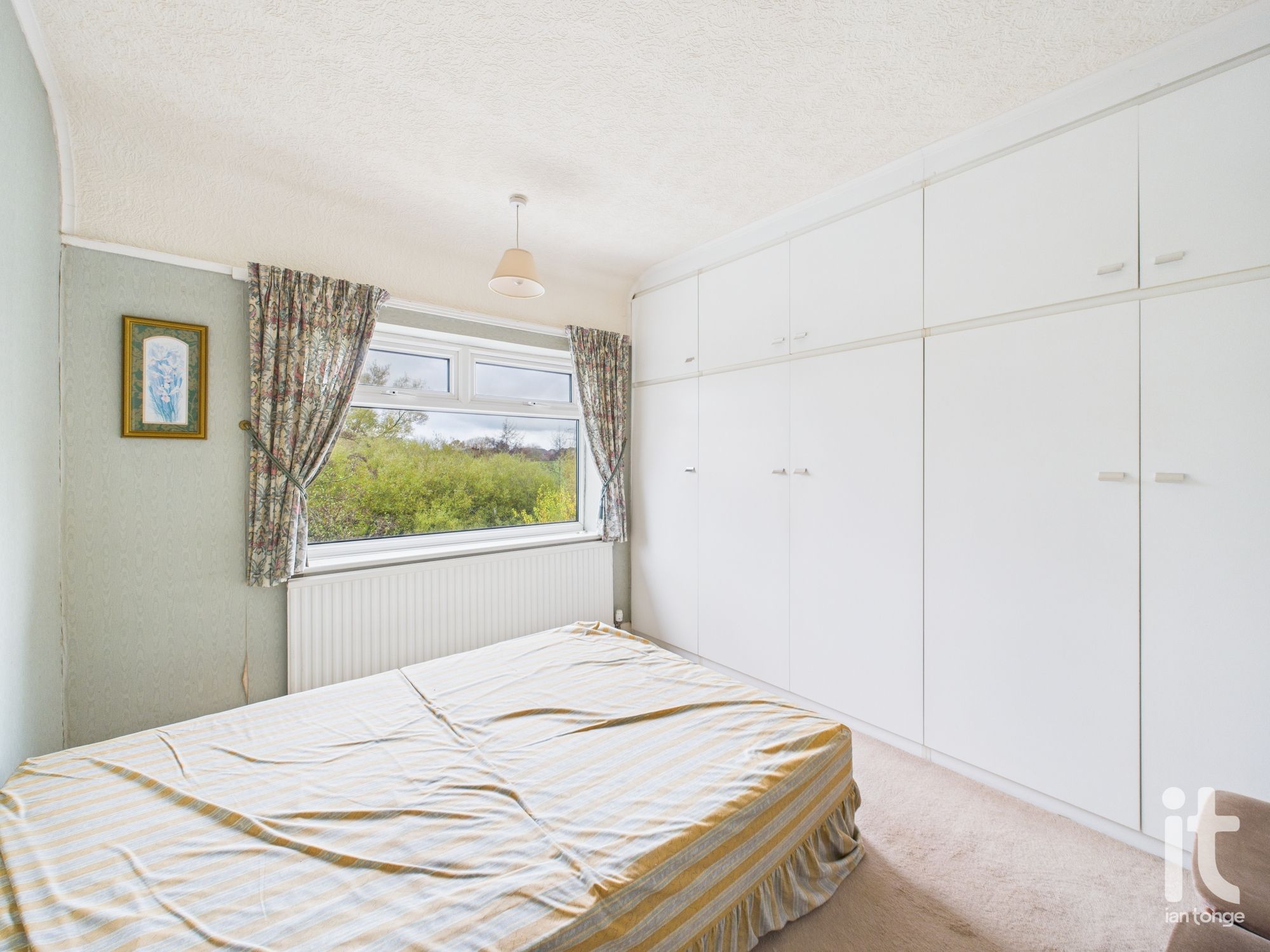 3 bedroom semi-detached house Under Offer in Stockport - Photograph 13.