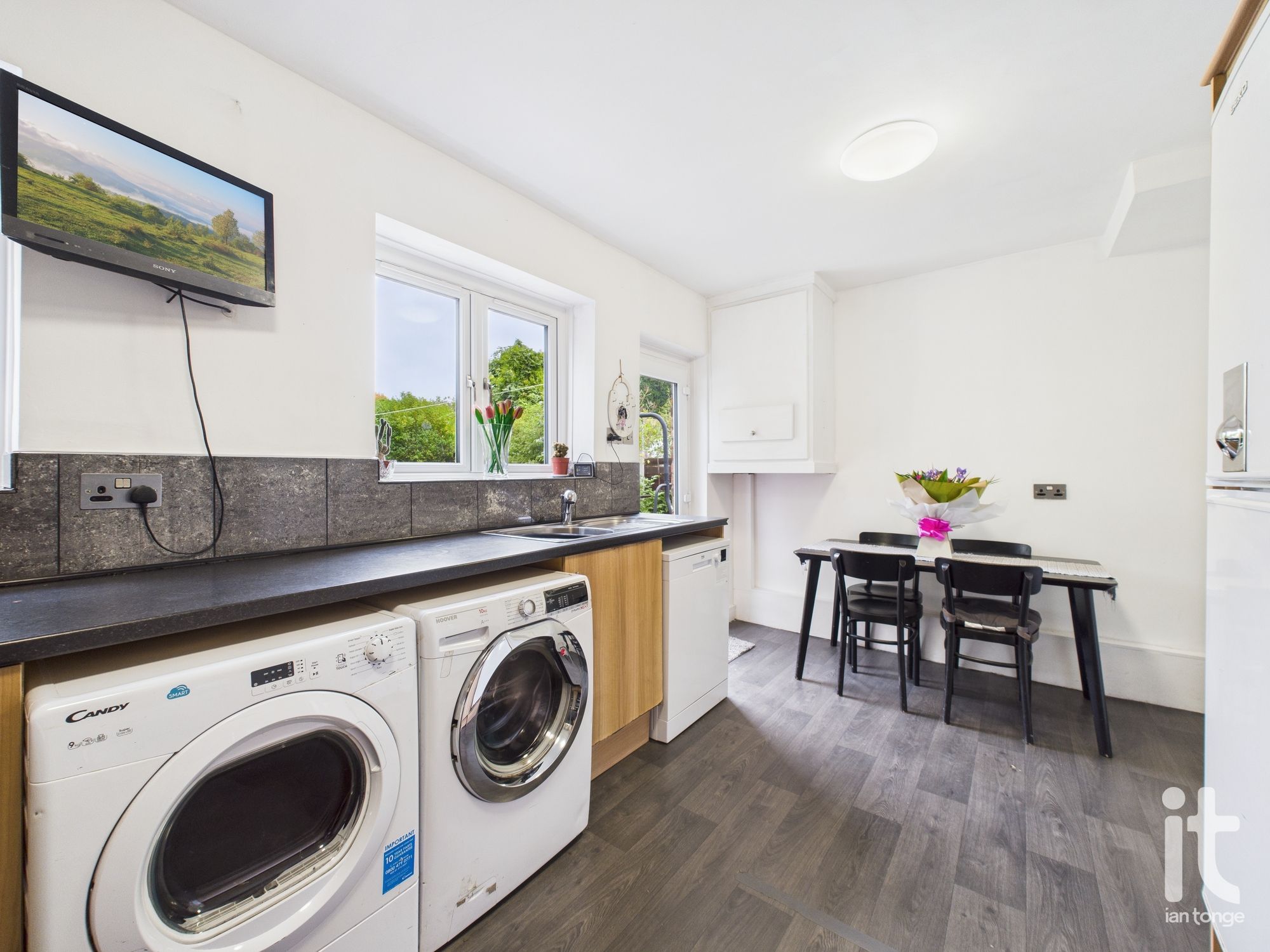 3 bedroom semi-detached house SSTC in Stockport - Photograph 10.