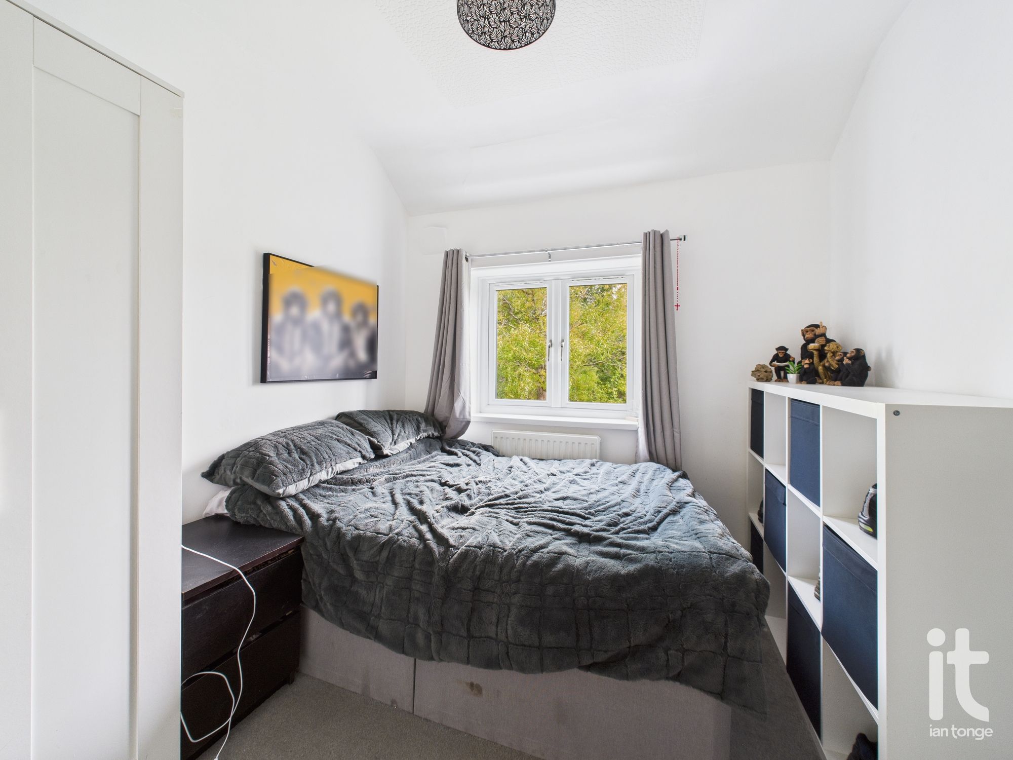 3 bedroom semi-detached house SSTC in Stockport - Photograph 15.