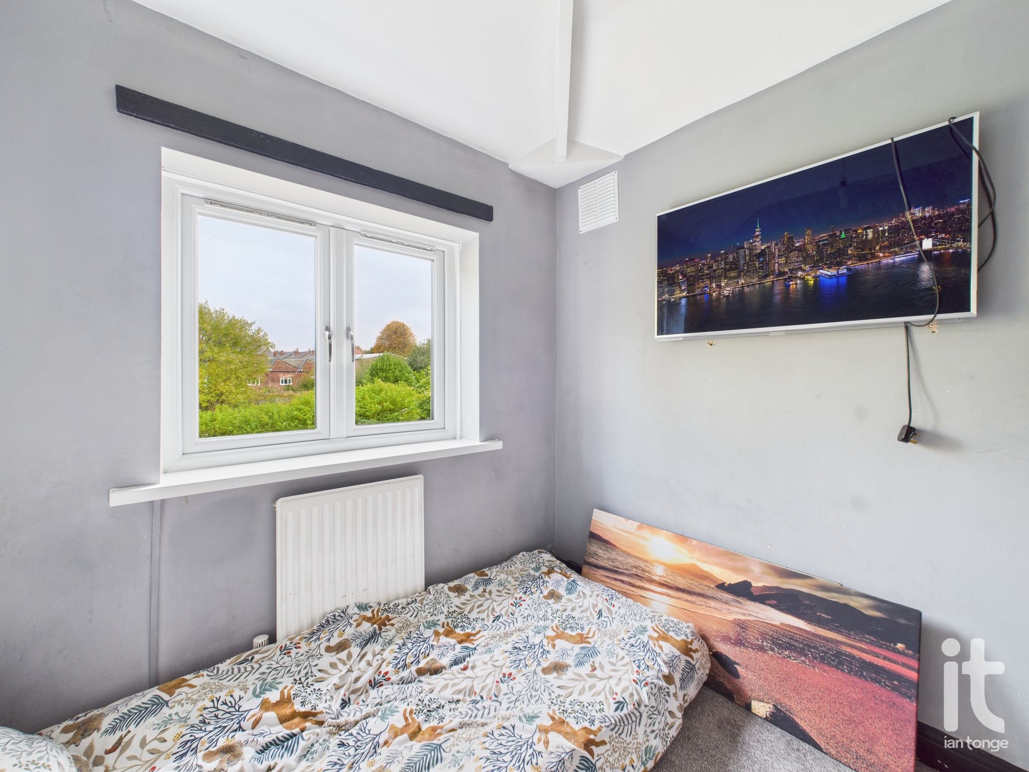 3 bedroom semi-detached house SSTC in Stockport - Photograph 13.