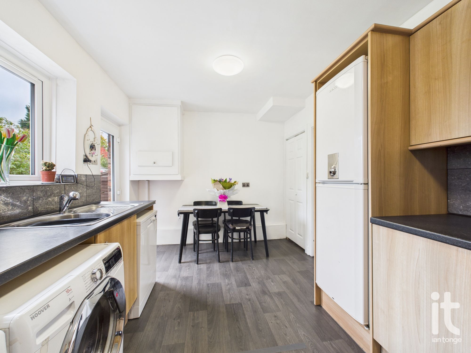 3 bedroom semi-detached house SSTC in Stockport - Photograph 11.