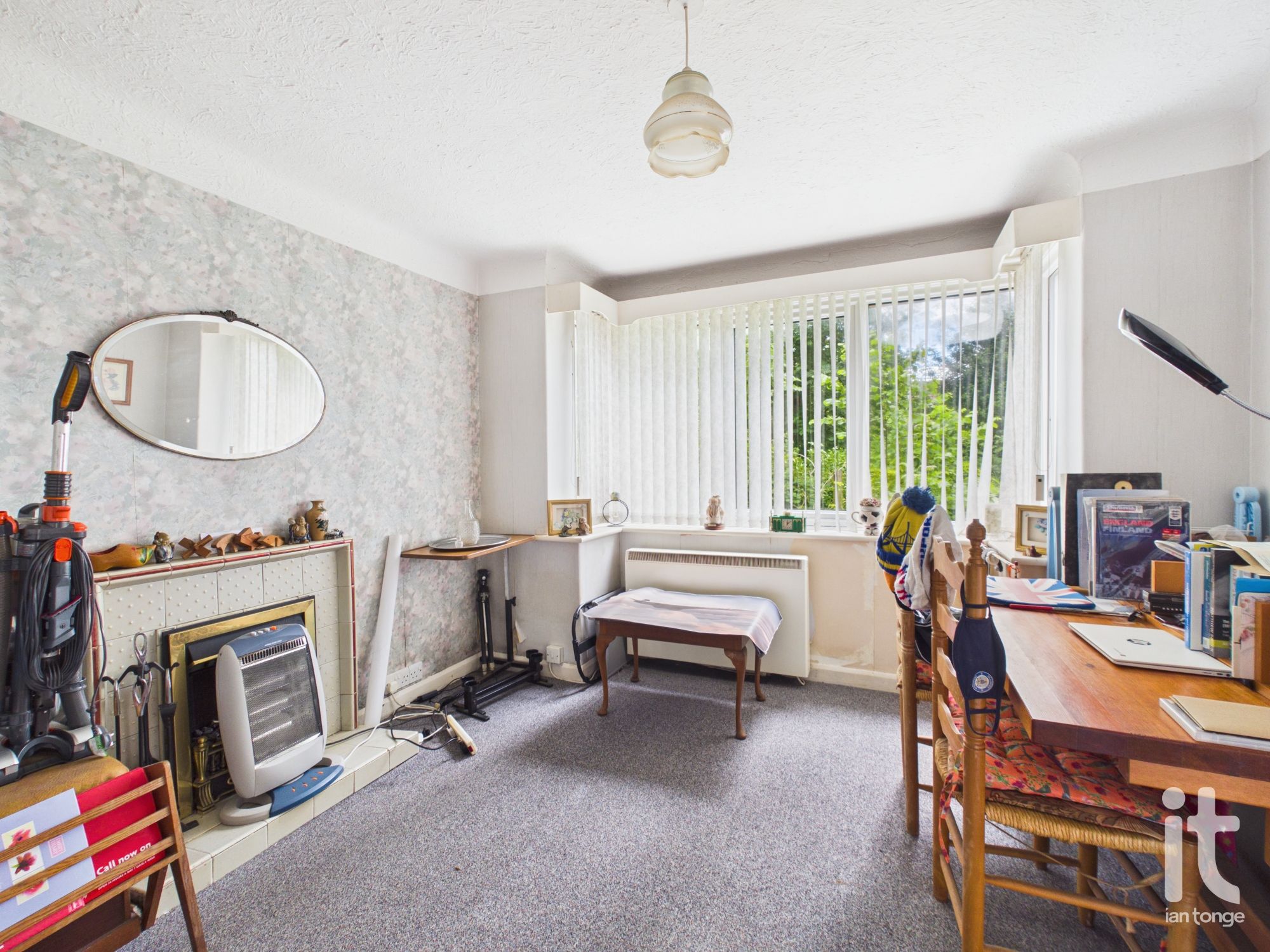 3 bedroom detached house For Sale in Stockport - Photograph 6.