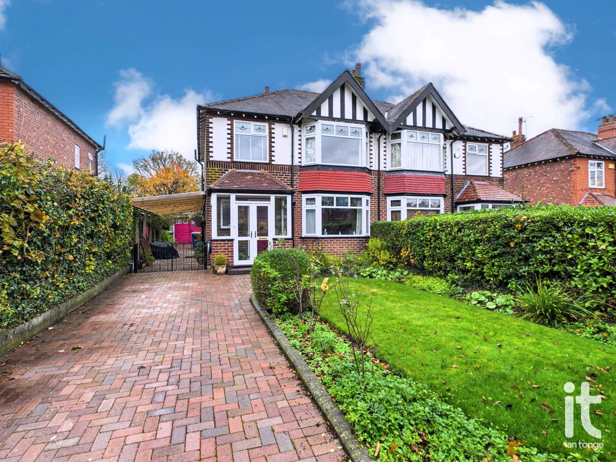 3 bedroom semi-detached house Sold in Stockport - Photograph 1.