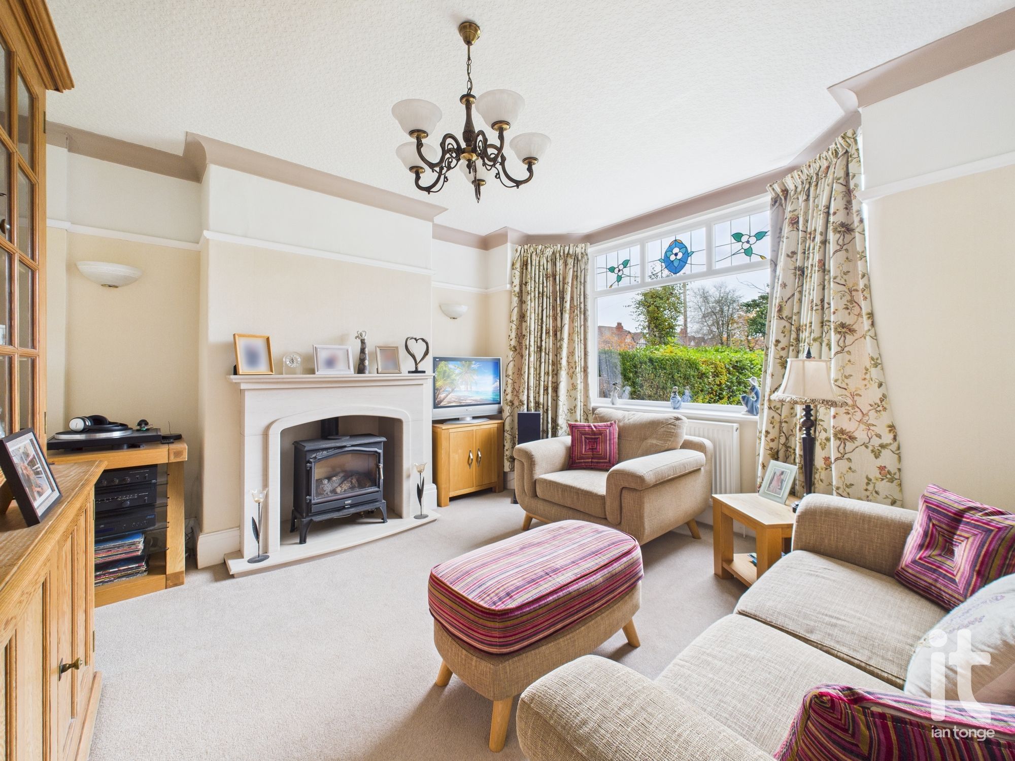 3 bedroom semi-detached house Sold in Stockport - Photograph 16.